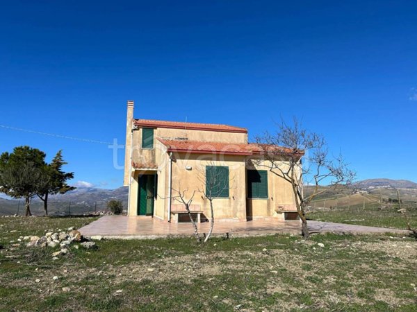 casa indipendente in vendita a Bompietro in zona Locati