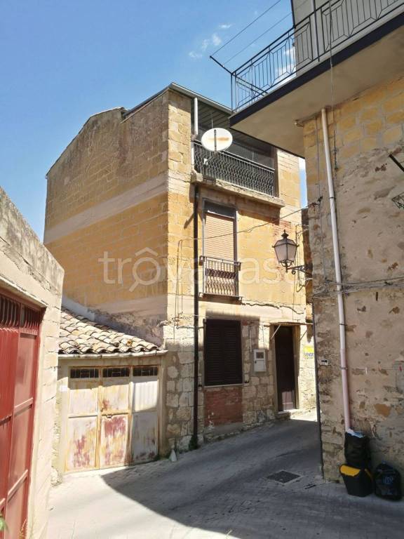 casa indipendente in vendita a Bompietro in zona Locati