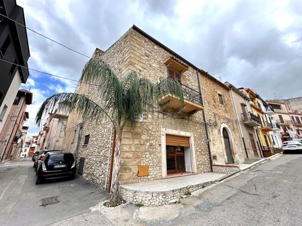 casa indipendente in vendita a Borgetto