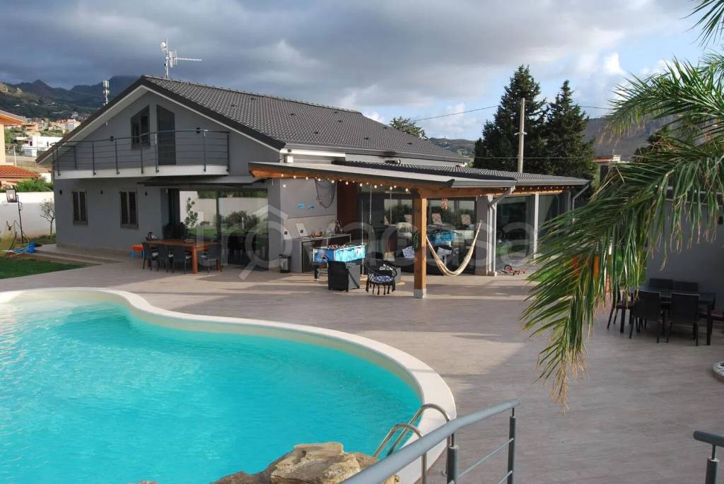 casa indipendente in vendita a Borgetto