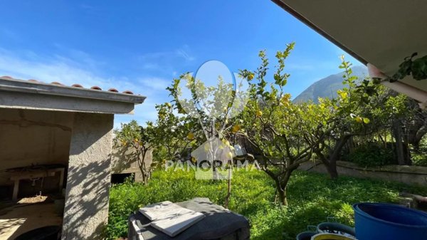 casa indipendente in vendita a Borgetto