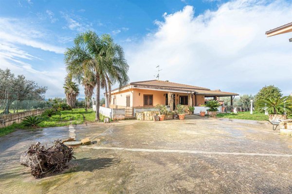 casa indipendente in vendita a Borgetto