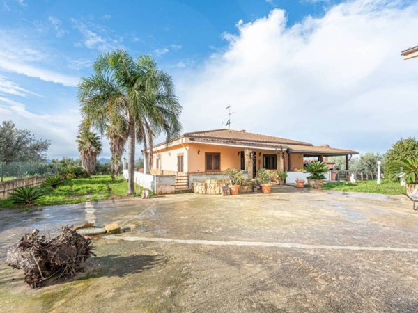 casa indipendente in vendita a Borgetto