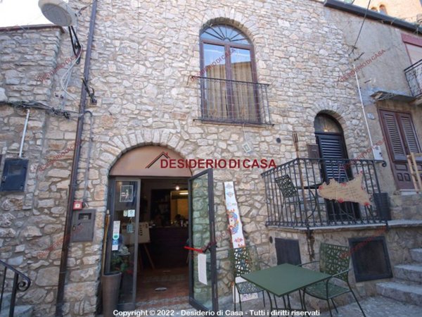 negozio in vendita a Caccamo