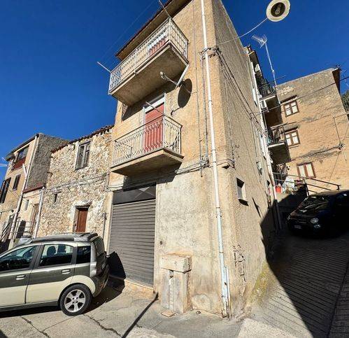 casa indipendente in vendita a Caccamo