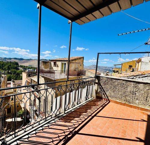 casa indipendente in vendita a Caccamo