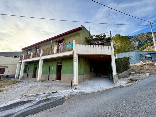 casa indipendente in vendita a Caccamo