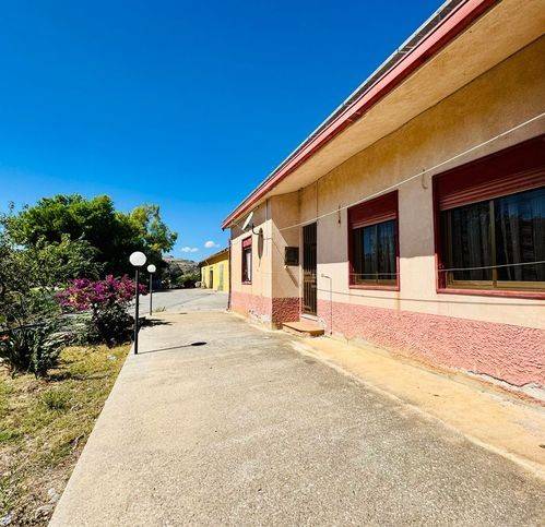 casa indipendente in vendita a Caccamo