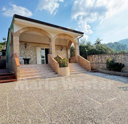 casa indipendente in vendita a Caccamo