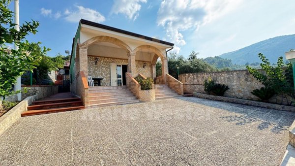 casa indipendente in vendita a Caccamo