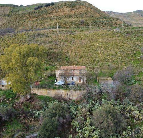 casa indipendente in vendita a Caccamo