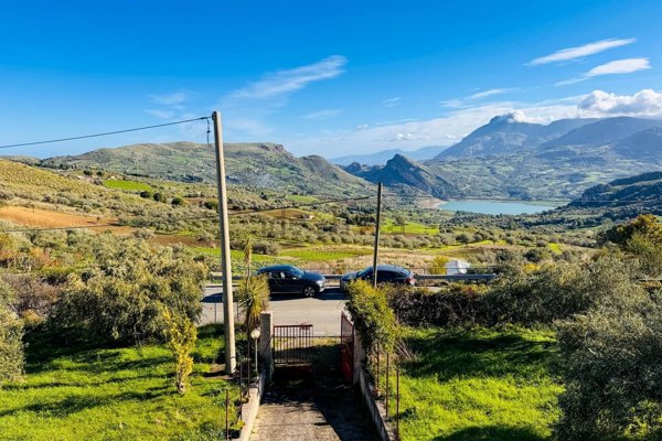 casa indipendente in vendita a Caccamo