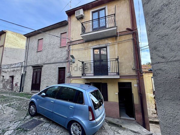 casa indipendente in vendita a Caccamo