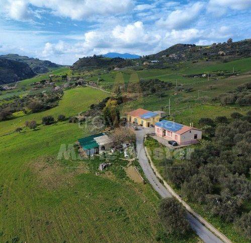 casa indipendente in vendita a Caccamo