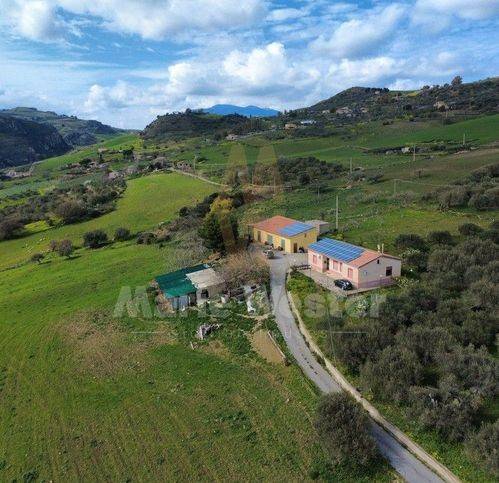 casa indipendente in vendita a Caccamo