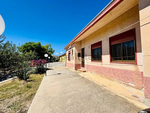 casa indipendente in vendita a Caccamo