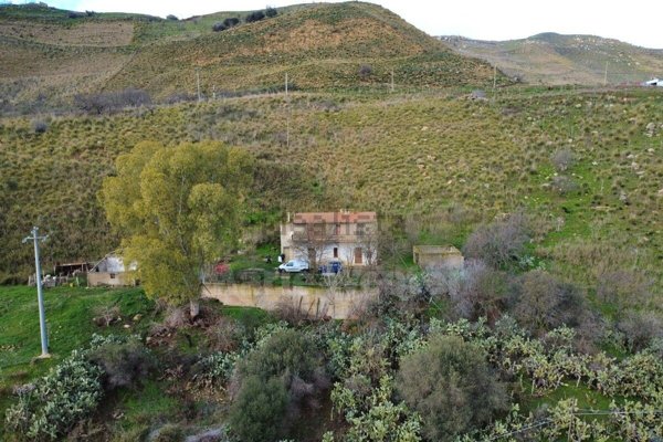 casa indipendente in vendita a Caccamo