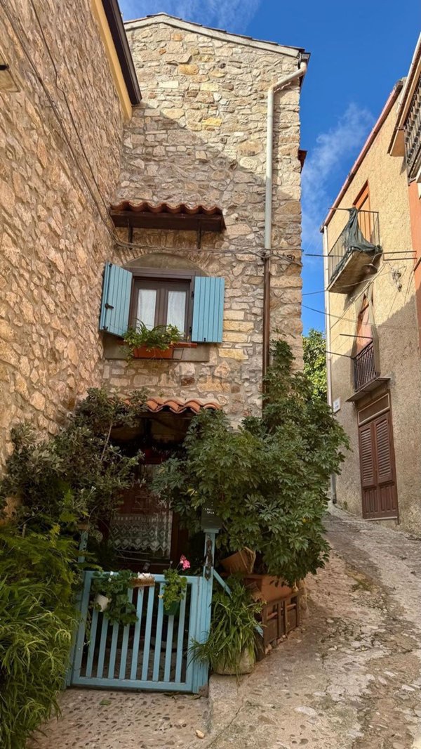casa indipendente in vendita a Caccamo
