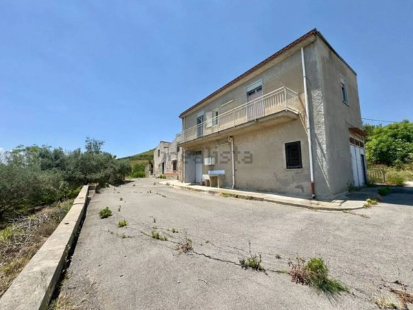 casa indipendente in vendita a Caccamo