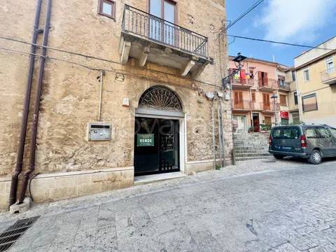 negozio in vendita a Caccamo