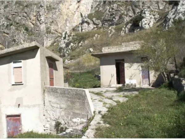 casa indipendente in vendita a Caltavuturo