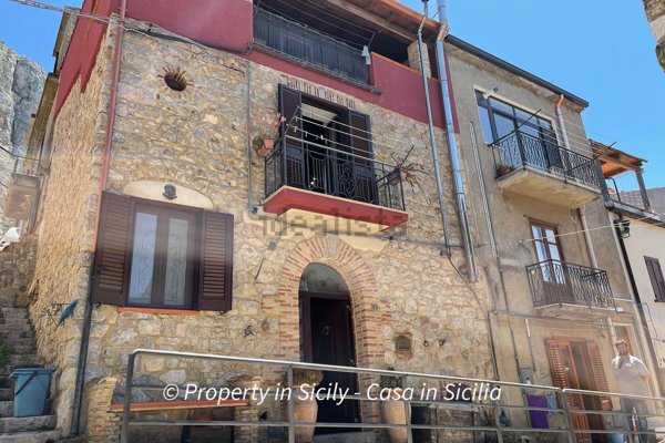 casa indipendente in vendita a Caltavuturo