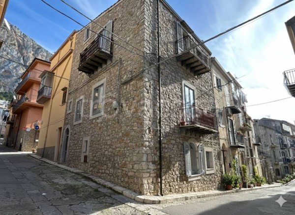 casa indipendente in vendita a Caltavuturo
