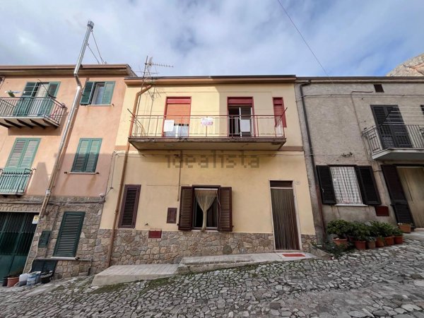 casa indipendente in vendita a Caltavuturo