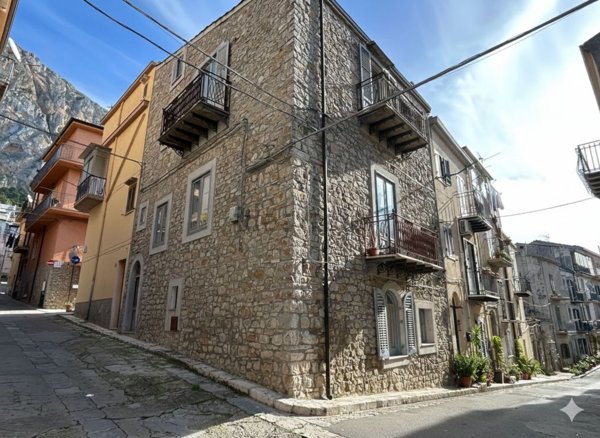 casa indipendente in vendita a Caltavuturo