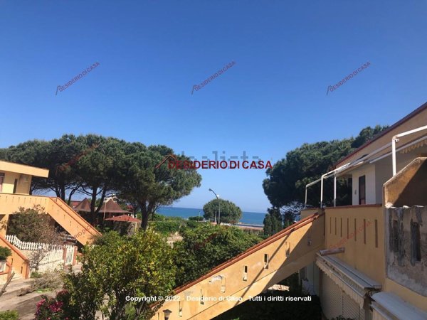 appartamento in vendita a Campofelice di Roccella