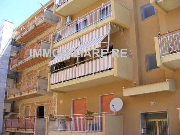 appartamento in vendita a Campofelice di Roccella