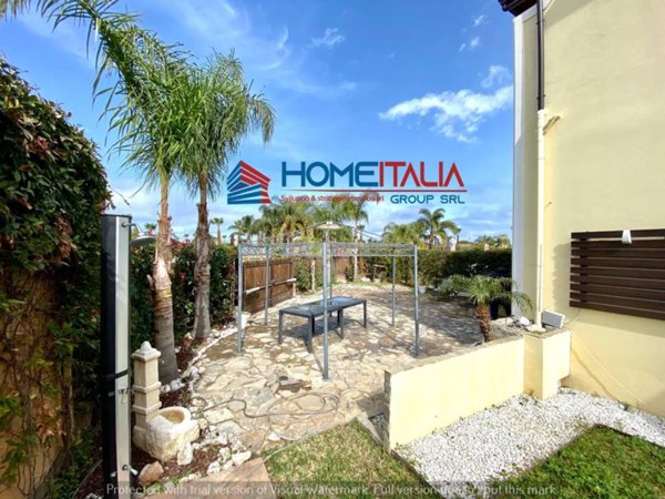 casa indipendente in vendita a Campofelice di Roccella
