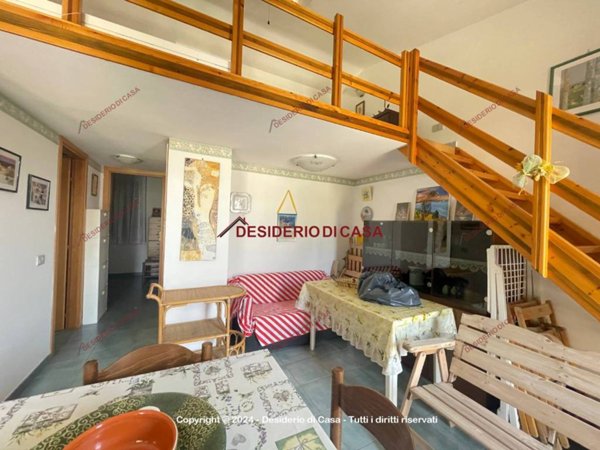 appartamento in vendita a Campofelice di Roccella