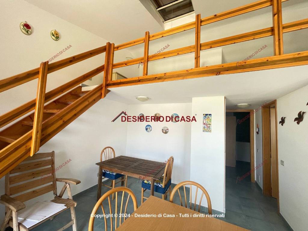 casa indipendente in vendita a Campofelice di Roccella