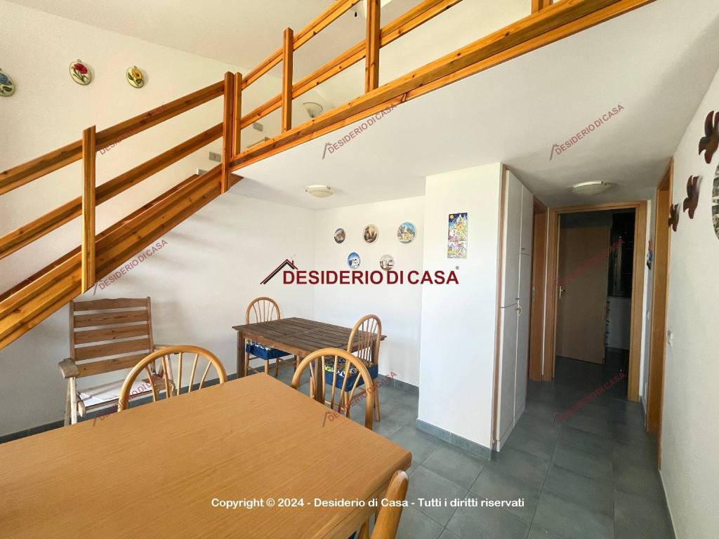 casa indipendente in vendita a Campofelice di Roccella