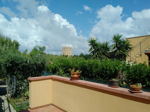 casa indipendente in vendita a Campofelice di Roccella