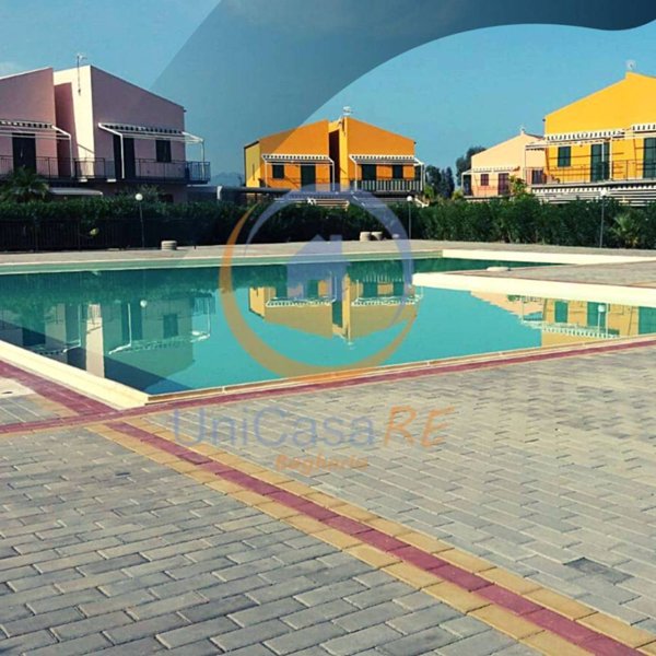 casa indipendente in vendita a Campofelice di Roccella