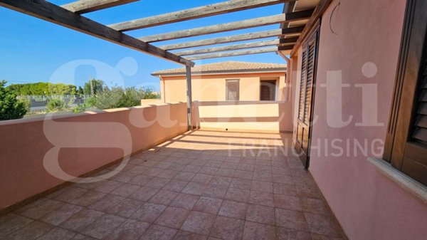 appartamento in vendita a Campofelice di Roccella