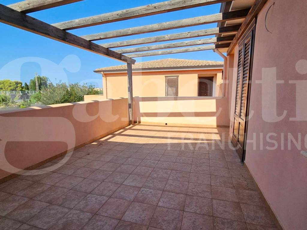 appartamento in vendita a Campofelice di Roccella