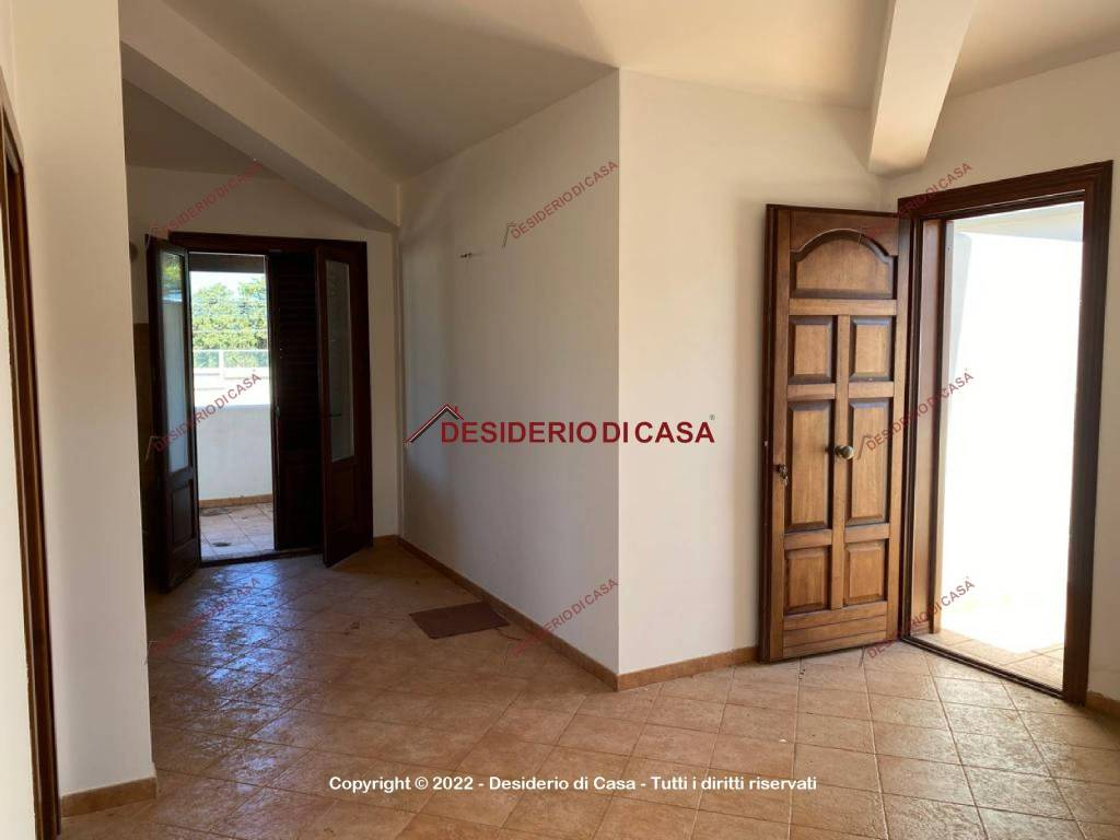 casa indipendente in vendita a Campofelice di Roccella