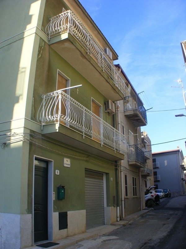 casa indipendente in vendita a Campofelice di Roccella