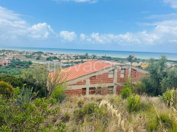 casa indipendente in vendita a Campofelice di Roccella