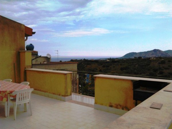 casa indipendente in vendita a Campofelice di Roccella