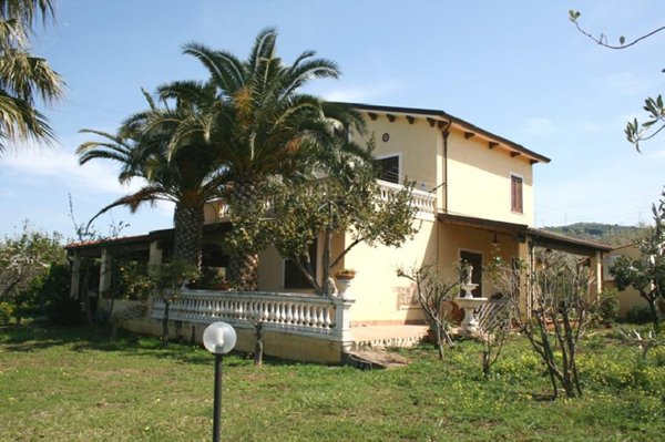 casa indipendente in vendita a Campofelice di Roccella