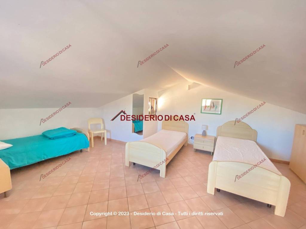casa indipendente in vendita a Campofelice di Roccella