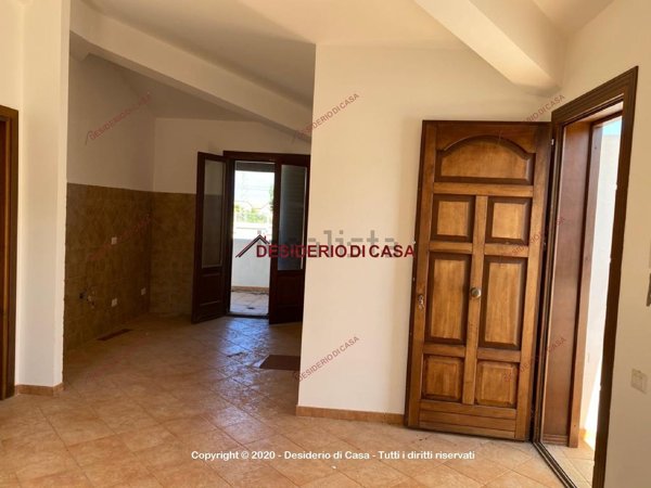 casa indipendente in vendita a Campofelice di Roccella
