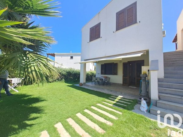casa indipendente in vendita a Campofelice di Roccella