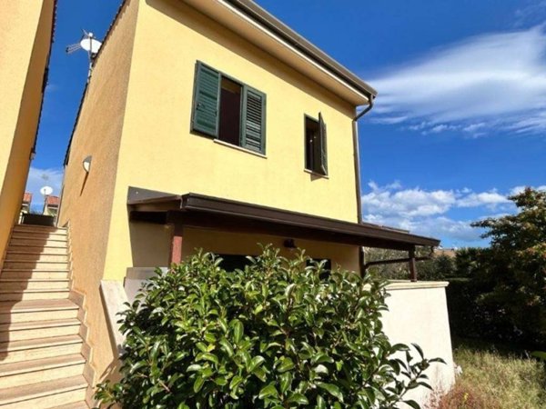 appartamento in vendita a Campofelice di Roccella