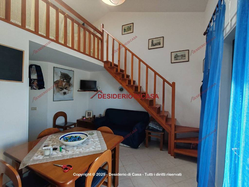 appartamento in vendita a Campofelice di Roccella