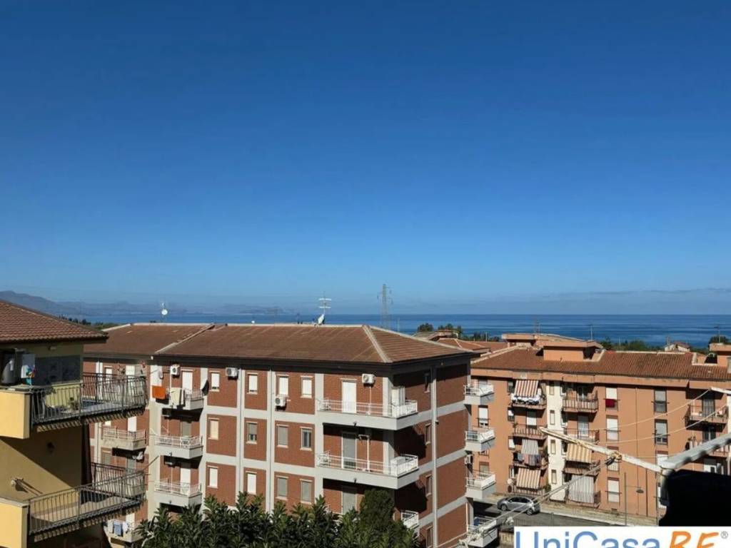 appartamento in vendita a Campofelice di Roccella